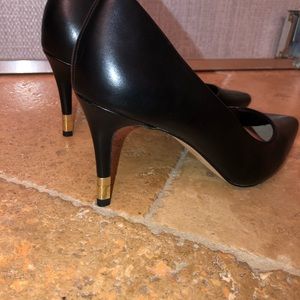 Womens 8.5 Heels - Aldo Black & Gold Heels - worn a few times.